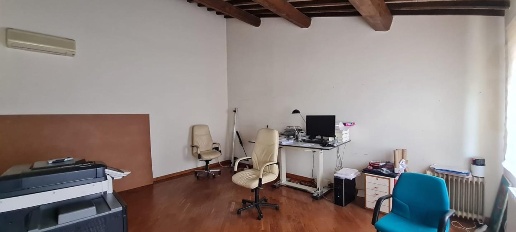Foto Ufficio a Capannoli Centro di 25 m² con 1 locali in affitto