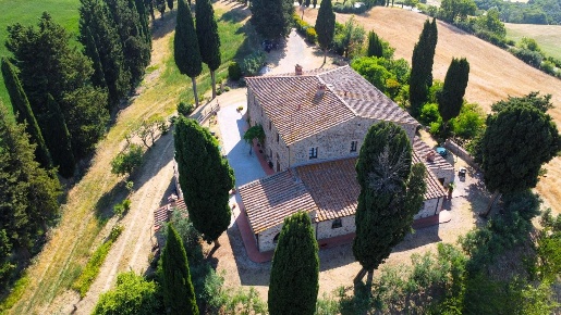 Foto Cessione attività a Pomarance Centro di 2000 m² con 40 locali