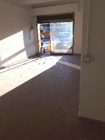Foto Laboratorio a Santa Maria a Monte Centro di 45 m² con 2 locali
