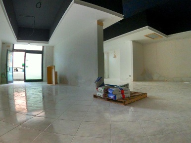 Foto Negozio a Poggibonsi Centro di 160 m² con 3 locali in vendita