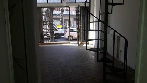 Foto Negozio a Carrara Stadio, Sant'Antonio, Marasio di 40 m² con 2 locali