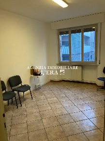 Foto Ufficio a Pontedera Centro di 50 m² con 3 locali in affitto