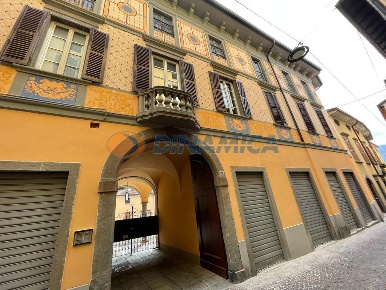 Foto Negozio in via Vittorio Emanuele, Caprino Bergamasco Caprino di 37 m²