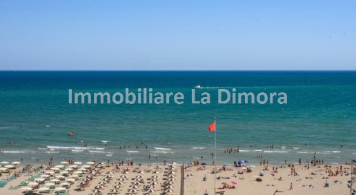 Foto Hotel a Riccione di 1700 m² con 56 locali in vendita
