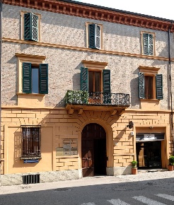 Foto Ufficio in via Orsini, Imola Centro Storico di 45 m² con 2 locali