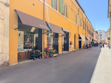 Foto Locale commerciale in via Salara, Ravenna Centro Storico di 91 m²