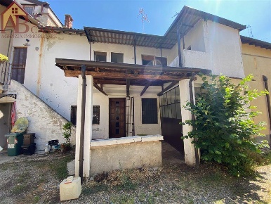 Foto Case semi ndipendenti a Gambolò di 115 m² con 4 locali in vendita