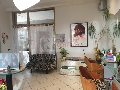 Foto Locale commerciale a Castelnuovo Magra di 44 m² con 1 locali