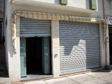 Foto Negozio in arsia, Carbonia Centro di 60 m² con 4 locali in vendita