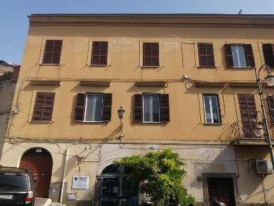 Foto Negozio in Via Cesare Battisti, Marino Centro di 67 m² con 1 locali