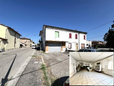 Foto Negozio in via grattacoppa, Ravenna Savarna di 217 m² con 7 locali