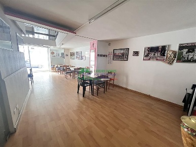 Foto Locale commerciale a Comiso Centro di 70 m² con 3 locali in vendita