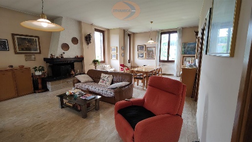 Foto Villa unifamiliare in Via XXIV MAGGIO, Viganò di 260 m² con 5 locali