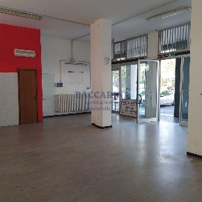 Foto Negozio in VIA MAMELI, Faenza di 156 m² con 3 locali in vendita