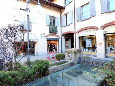 Foto Negozio a Seregno di 55 m² con 1 locali in vendita