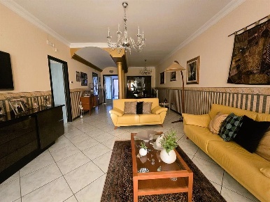 Foto Appartamento a Gela di 140 m² in vendita