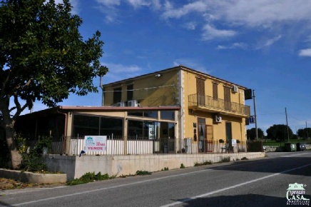 Foto Locale commerciale a Ragusa Puntarazzi - Pozzillo di 400 m² in vendita