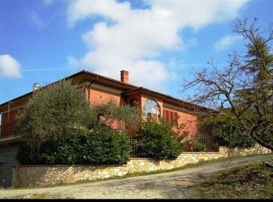 Foto Casa indipendente a San Gimignano di 850 m² con 24 locali in vendita