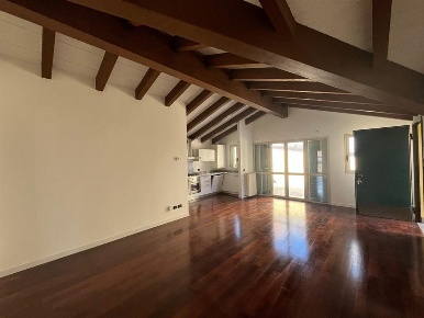 Foto Appartamento in via monviso, Milano Paolo Sarpi di 85 m² con 3 locali