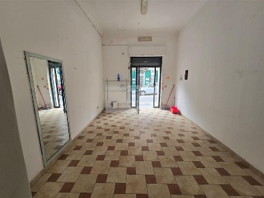 Foto Locale commerciale in CORSO VITTORIO EMANULE, Floridia di 45 m²