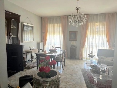 Foto Appartamento a Bari di 160 m² con 5 locali in vendita