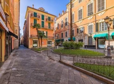 Foto Negozio in XX SETTEMBRE, Alassio Centro di 25 m² con 1 locali