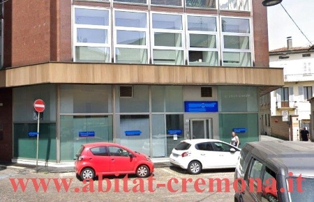 Foto Ufficio in piazza roma, Cremona Centro di 330 m² con 5 locali