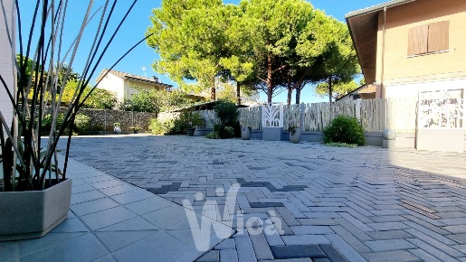 Foto Villa bifamiliare a Cervia di 240 m² con 6 locali in vendita