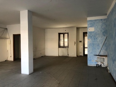 Foto Locale commerciale a Bareggio di 140 m² in vendita