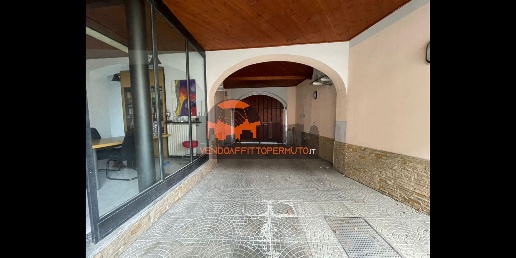 Foto Ufficio in via indipendenza, Romano di Lombardia Centro di 100 m²