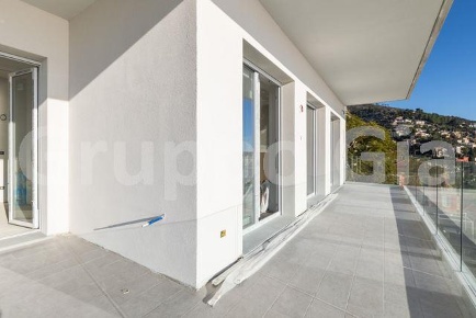 Foto Appartamento a Alassio Via Solva, Santa Croce di 140 m² con 4 locali