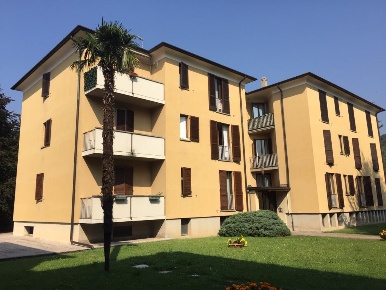 Foto Locale commerciale a Vercurago di 108 m² con 3 locali in affitto