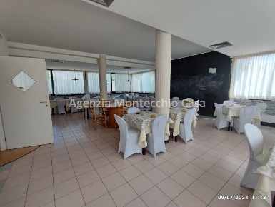 Foto Ristorante a Urbino di 200 m² con 5 locali in vendita