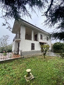 Foto Casa indipendente in Via Silvio Campagna, Maranzana di 198 m²