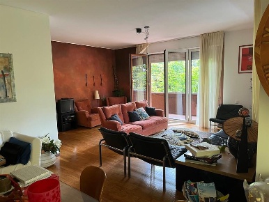Foto Appartamento in Via Zara, Varese Brunella di 145 m² con 4 locali