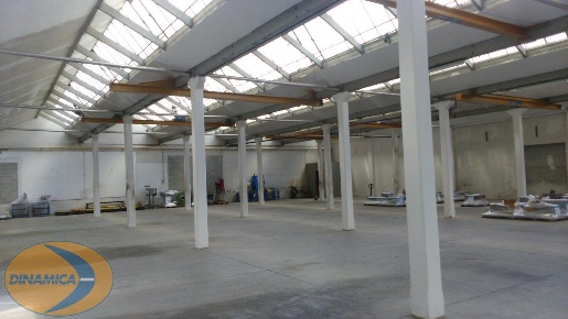 Foto Capannone industriale in Via Cimabue, Besana in Brianza Centro