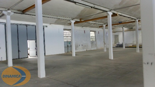 Foto Capannone industriale in Via Cimabue, Besana in Brianza Centro