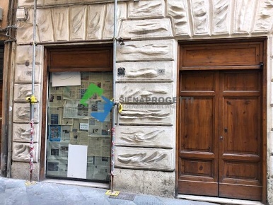 Foto Negozio in Via Camollia, Siena Lizza - Camollia in affitto