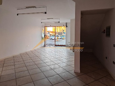 Foto Negozio in via Ravegnana, Ravenna Borgo Nuovo - Ospedale di 40 m²