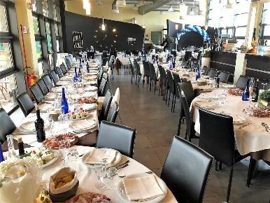 Foto Attività commerciale in Via per Cusago, Cisliano di 600 m² in vendita