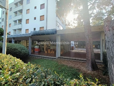 Foto Negozio in Via Strada Statale 16 Adriatica, Pesaro Monte San Bartolo