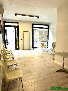 Foto Negozio in VIA VITTORIO VENETO, Vignate Centro di 87 m² in affitto