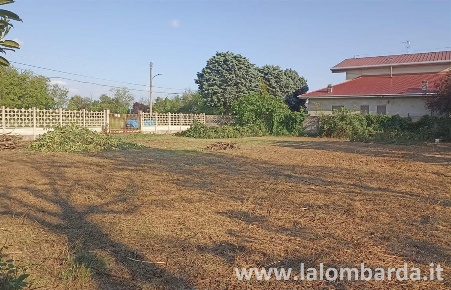 Foto Terreno edificabile in Via Einaudi, Castano Primo Centro di 1100 m²