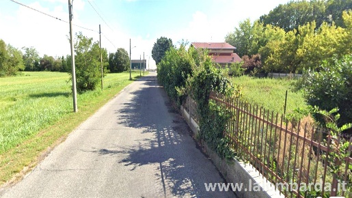 Foto Terreno edificabile in Via Einaudi, Castano Primo Centro di 1100 m²