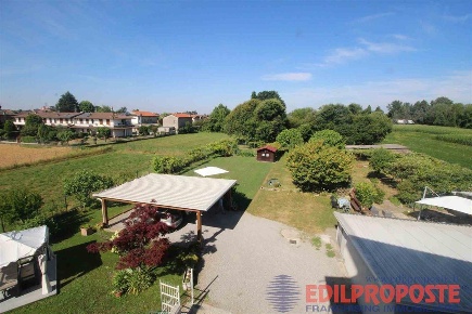 Foto Appartamento a Lazzate di 93 m² con 3 locali in vendita