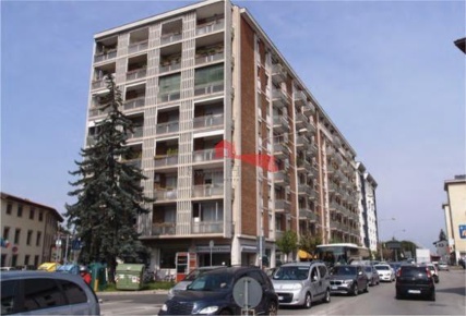 Foto Ufficio a Udine di 590 m² in vendita