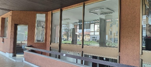 Foto Negozio in europa, San Vittore Olona di 141 m² con 3 locali in vendita