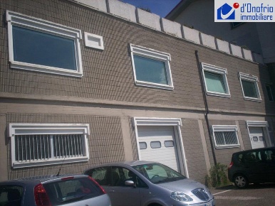 Foto Locale commerciale in CONTRADA LA CAIA, Busso di 740 m² in vendita