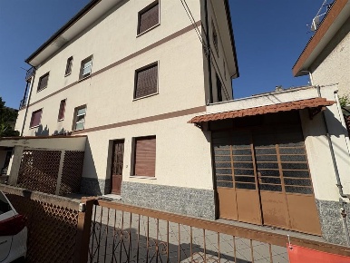 Foto Appartamento in Via Pierto Mascagni, Loano Centro di 100 m² in vendita