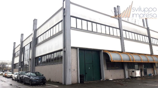 Foto Ufficio in via delle Industrie, Caponago di 350 m² con 6 locali